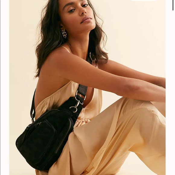 Free People Handbags - Free People Hudson Sling Bag